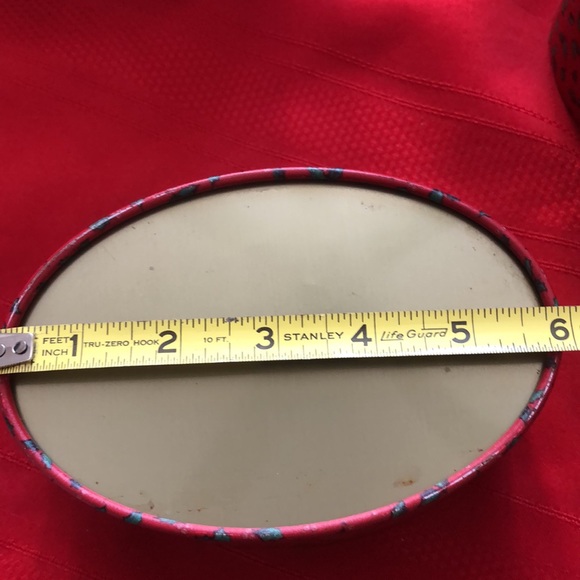 Vintage Stacking/Nesting Tins - Picture 12 of 16